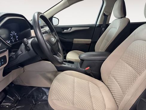 Used 2020 Ford Escape SE image 7