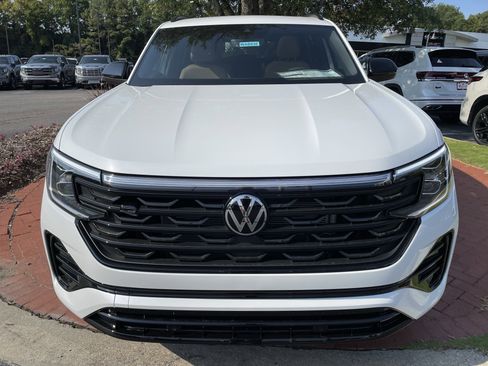 New 2026 Volkswagen Atlas Cross Sport SEL R-Line image 2