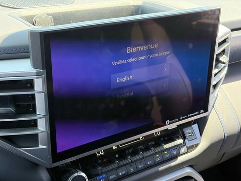 Used 2024 Toyota Sequoia Platinum AWD/4WD image 9