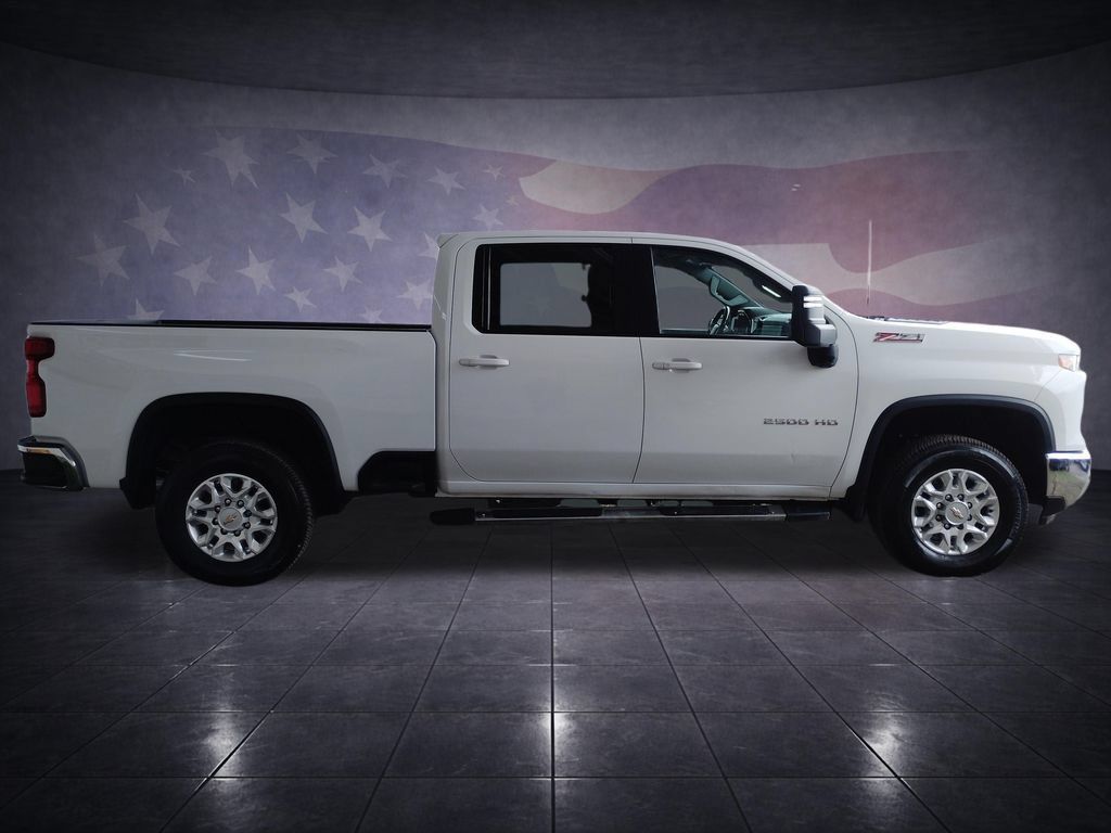 Used 2025 Chevrolet Silverado 2500 LT AWD/4WD image 6