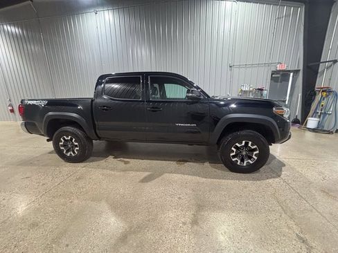 Used 2019 Toyota Tacoma TRD Off-Road image 5