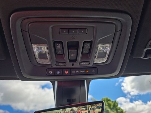 Used 2021 Chevrolet Silverado 1500 High Country w/ Technology Package image 29