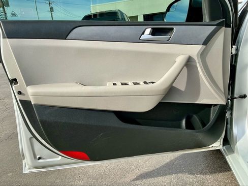 Used 2015 Hyundai Sonata SE image 39