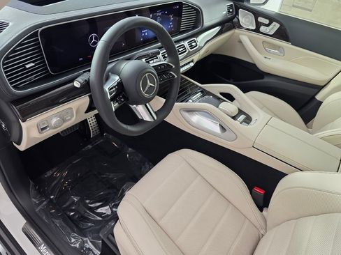 New 2026 Mercedes-Benz GLS 450 4MATIC image 7