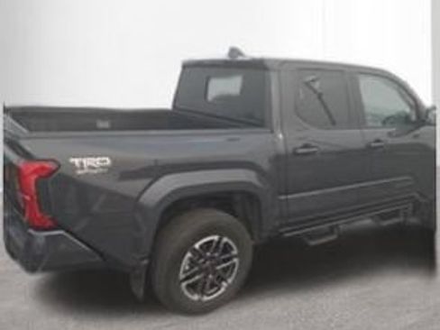 Used 2024 Toyota Tacoma TRD Sport w/ TRD Sport Upgrade Package AWD/4WD image 6