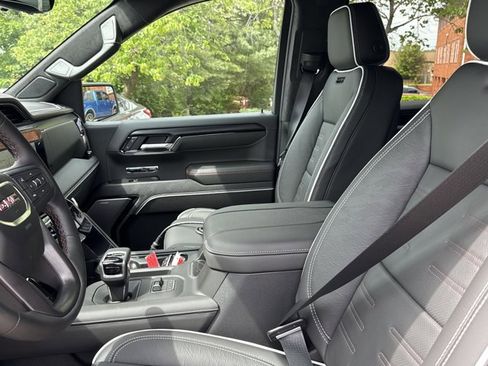 New 2026 GMC Sierra 1500 AT4X w/ LPO, Black Badging Package AWD/4WD image 4