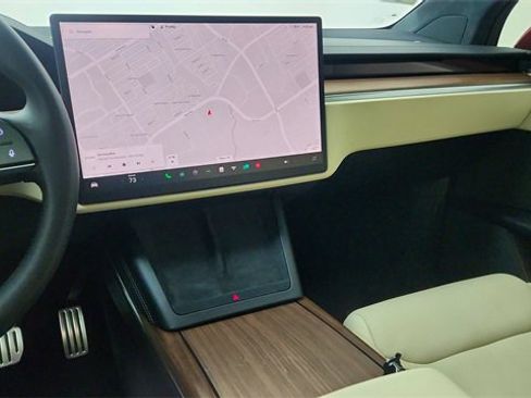 Used 2024 Tesla Model X image 50