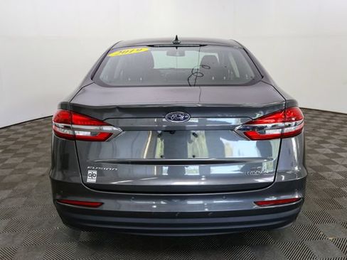 Used 2019 Ford Fusion SE FWD image 8