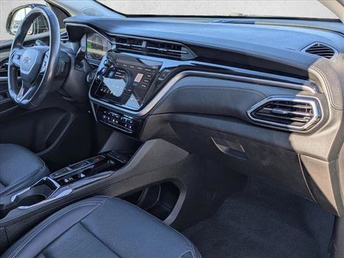 Used 2022 Chevrolet Bolt EUV LT w/ Convenience Package image 20