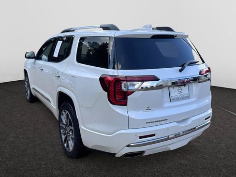 Used 2022 GMC Acadia Denali w/ Denali Ultimate Package FWD image 3