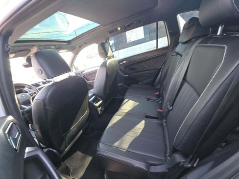 Used 2022 Volkswagen Tiguan SE R-Line AWD/4WD image 5