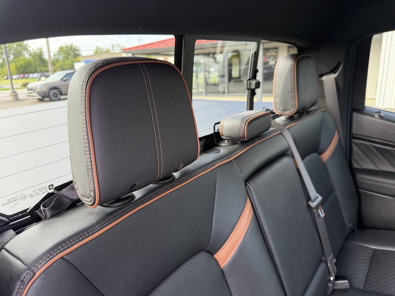 Used 2024 GMC Canyon AT4 w/ AT4 Premium Package AWD/4WD image 30