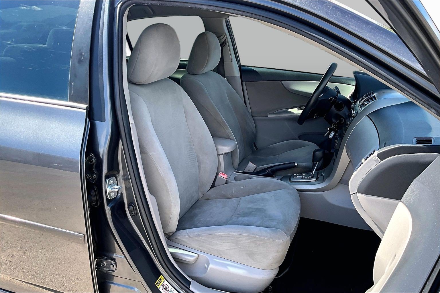 Used 2011 Toyota Corolla LE FWD image 7