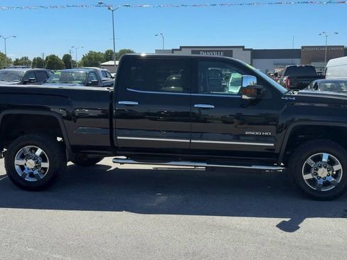 Used 2016 GMC Sierra 2500 SLT w/ Duramax Plus Package AWD/4WD image 8