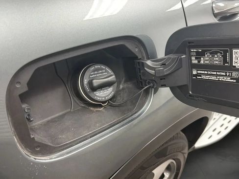 Used 2017 Mercedes-Benz GLC 300 4MATIC Coupe image 27