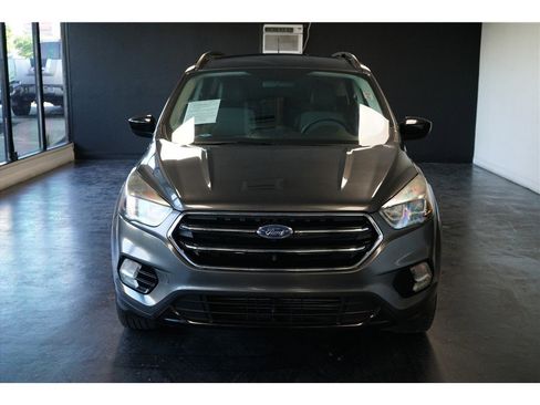 Used 2017 Ford Escape SE w/ Equipment Group 201A image 2