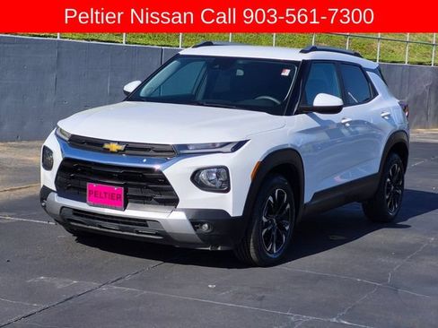 Used 2023 Chevrolet TrailBlazer LT FWD image 3