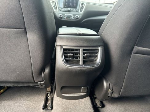 Used 2023 Chevrolet Malibu LT FWD image 23