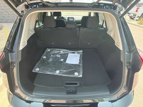 Used 2025 Nissan Rogue SV AWD/4WD image 30