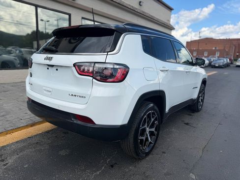 Used 2024 Jeep Compass Limited AWD/4WD image 3