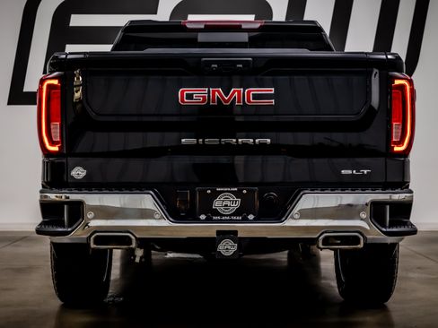 Used 2023 GMC Sierra 1500 SLT w/ SLT Premium Plus Package AWD/4WD image 11