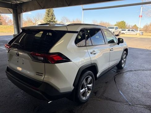 Used 2021 Toyota RAV4 Limited image 15