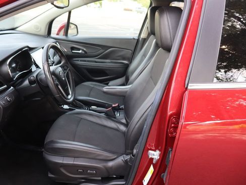Used 2021 Buick Encore Preferred w/ Safety Package AWD/4WD image 19