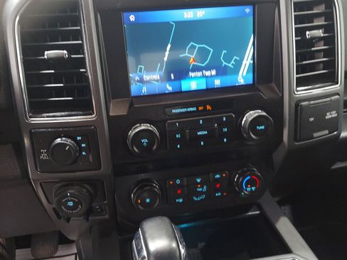 Used 2019 Ford F150 XLT w/ Equipment Group 302A Luxury AWD/4WD image 13