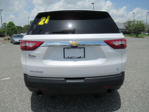 Used 2021 Chevrolet Traverse LT w/ LT Premium Package FWD image 6