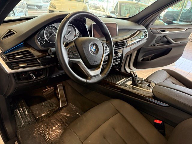 Used 2018 BMW X5 sDrive35i RWD image 2