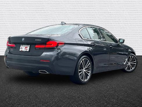Used 2022 BMW 530i w/ Convenience Package RWD image 6