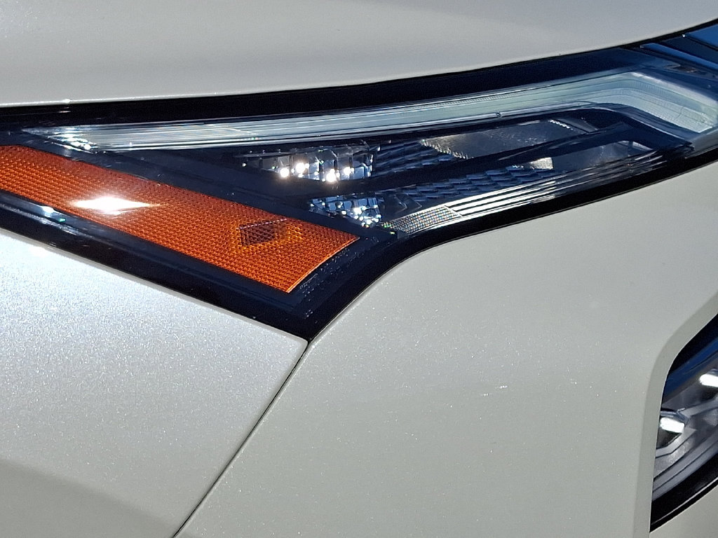 Certified 2023 Nissan Rogue SV AWD/4WD image 10