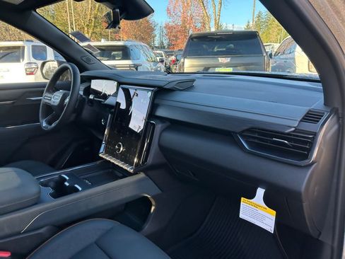 New 2026 GMC Acadia AT4 w/ Luxury Package image 26