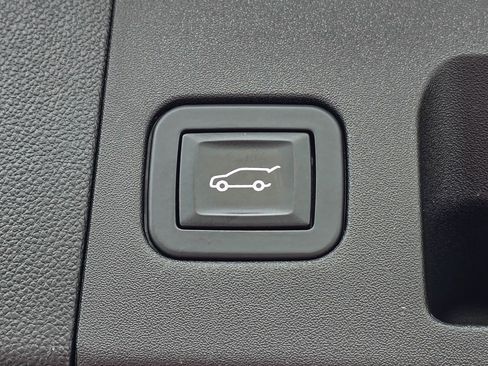 Used 2018 Cadillac XT5 Premium Luxury FWD image 34