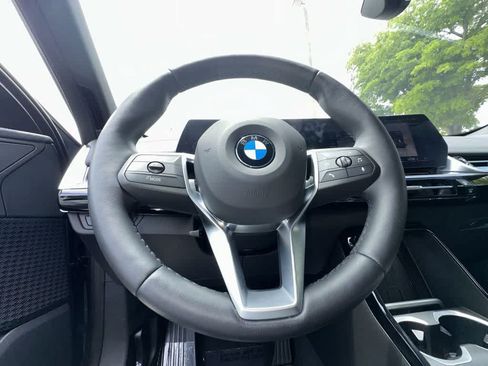 Used 2025 BMW X2 xDrive28i AWD/4WD image 15