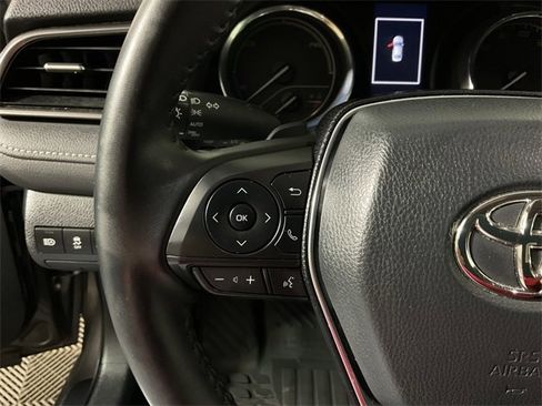 Used 2020 Toyota Camry SE image 25