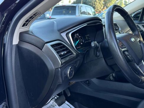 Used 2020 Ford Fusion SEL image 12