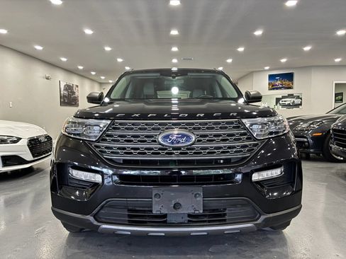 Used 2021 Ford Explorer XLT w/ Equipment Group 202A RWD image 2