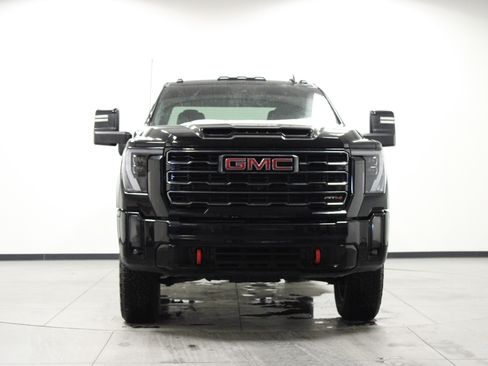 Used 2024 GMC Sierra 2500 AT4 image 9