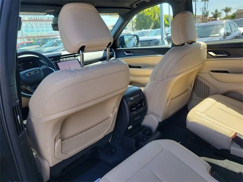 New 2025 Jeep Grand Cherokee L Limited w/ Luxury Tech Group II image 13