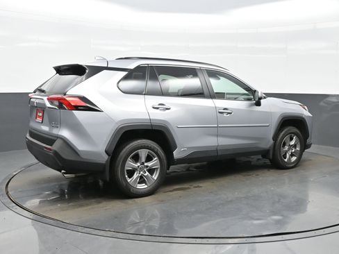 Used 2024 Toyota RAV4 XLE image 6