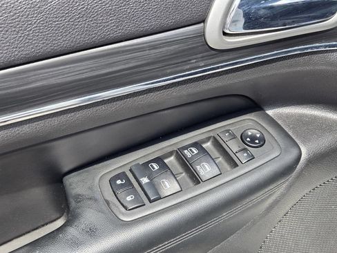 Used 2019 Jeep Grand Cherokee Limited RWD image 14