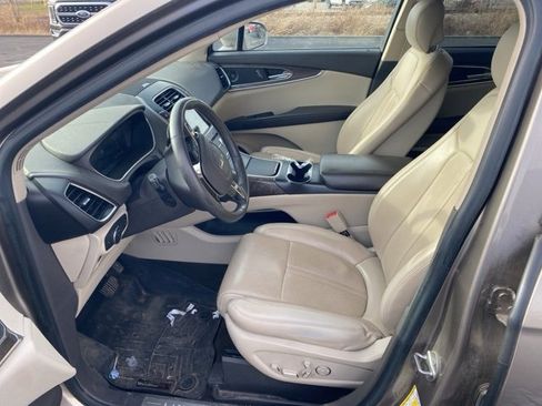 Used 2019 Lincoln Nautilus Reserve image 10