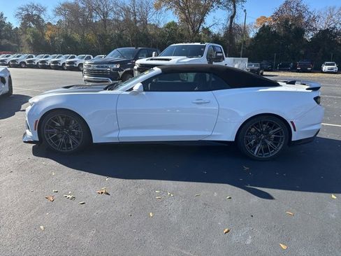 Used 2021 Chevrolet Camaro ZL1 image 2