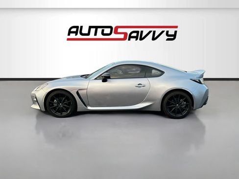 Used 2023 Toyota GR86 Premium w/ ALL Weather Mat Package (TMS) RWD image 4
