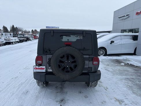 Used 2018 Jeep Wrangler Sport image 6