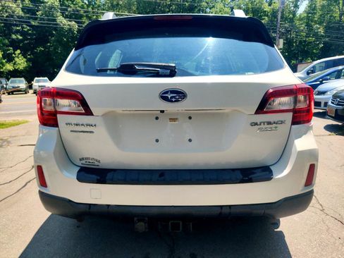 Used 2017 Subaru Outback 2.5i image 5