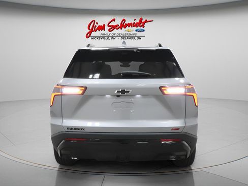 New 2026 Chevrolet Equinox RS w/ Convenience Package III FWD image 5