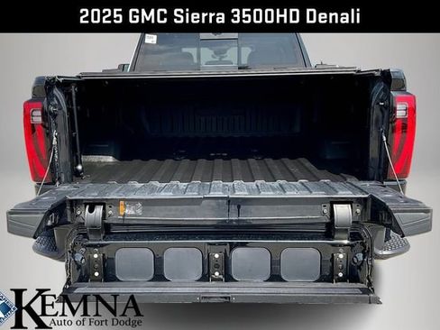 Used 2025 GMC Sierra 3500 Denali w/ Denali Reserve Package image 9