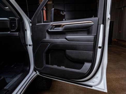 Used 2023 Chevrolet Silverado 1500 LT w/ Z71 Off-Road Package image 36